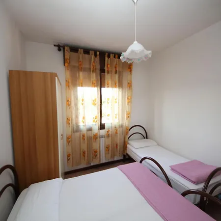 Cozy Near The In Apartment Rosolina Mare